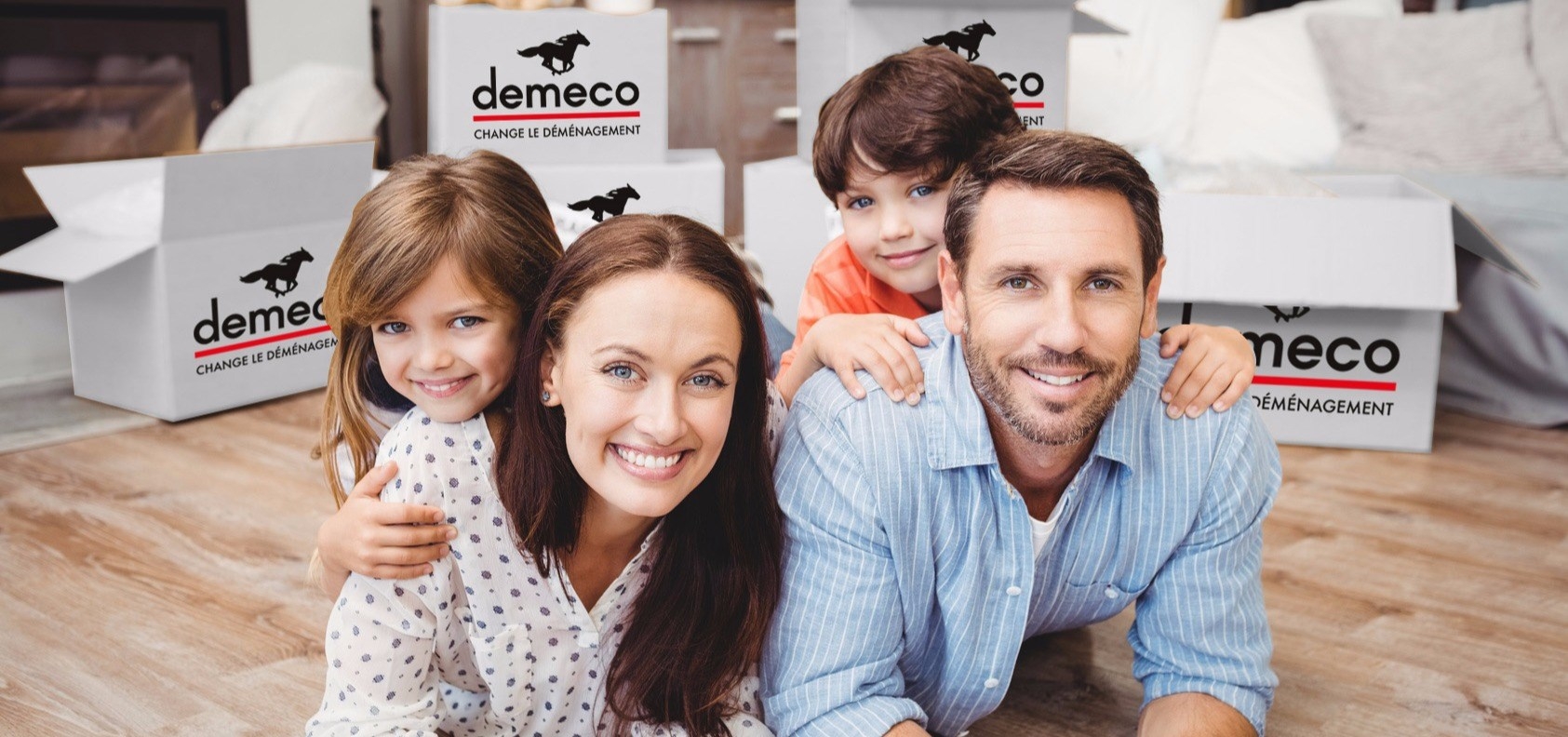 Image d'une famille en plein déménagement